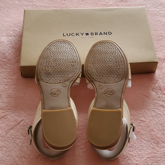 Sandals - Picture 8 of 9